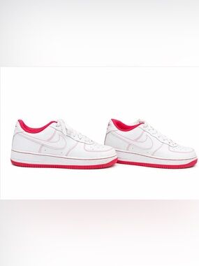 Nike youth White and Pink Low-Top Sneakers size 6.5Y